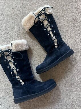 UGG Upside Black Suede Shearling Lace-Up Boots size 7